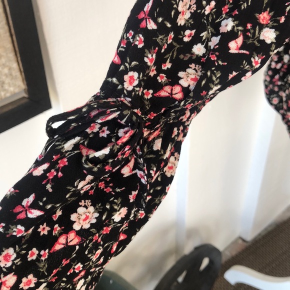 Love & Legend Floral Top - Picture 4 of 11